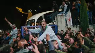 Israel libera a 110 prisioneros palestinos en tercer intercambio de rehenes