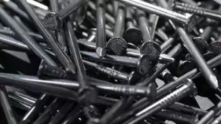 México impone aranceles temporales a clavos de acero chinos por prácticas desleales