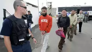 Israel libera a 200 presos palestinos como parte del canje con Hamás