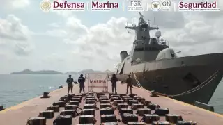 Decomisan 1.3 toneladas de cocaína en operativo naval en Guerrero