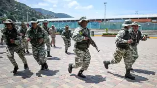 Venezuela responde a despliegue de EU con ejercicios militares y vigilancia con drones