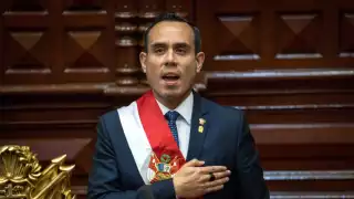 José Jerí asume la Presidencia de Perú tras destitución exprés de Dina Boluarte