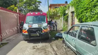 Adulto mayor cae de una primera planta mientras hacía labores de jardinería en Ciudad del Carmen