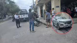 Camioneta corta paso a motociclista en Escárcega; joven sufre golpes leves
