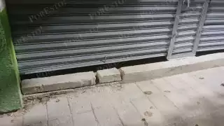 Dejan cortina levantada tras intento de robo en tienda de construcción en Escárcega