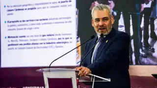 Exigen investigar a fondo los antecedentes de alcaldesa de Coalcomán por videos vinculados al CJNG