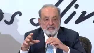 Carlos Slim criticó a los premios Nobel de Economía que cuestionan su presencia en telecomunicaciones