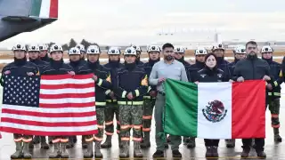Brigada mexicana para apoyar a controlar incendios en California, despegó del AIFA
