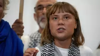 Greta Thunberg acusa a Israel de “intentar eliminar a una población entera” tras ser deportada junto a la flotilla Global Sumud