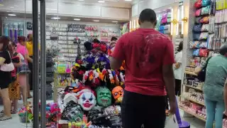 Estos municipios prohibieron disfraces con máscaras y accesorios de Halloween para evitar delitos