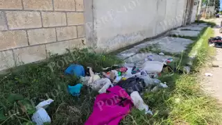 Aceras convertidas en basurero afectan el acceso al cementerio La Cruz en Champotón