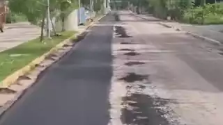 Mal bacheo de CFE deja en malas condiciones la avenida Campeche en el Pueblo Mágico de Isla Aguada 