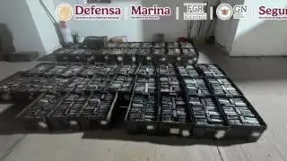 Aseguran tráiler con más de mil paquetes de cocaína en Sonora; un detenido en operativo federal
