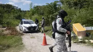Hallan cadáver en Campeche con signos de violencia en brecha de terracería