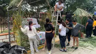 Entre Frente frío y flores: El Centro Histórico de Campeche se viste de papel picado y veladoras este 30 de octubre