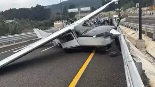 Aterrizaje de emergencia de avioneta en la nueva carretera Real del Monte-Huasca en Hidalgo sin heridos​