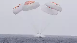 Crew-10 de SpaceX y NASA regresa a la Tierra tras 148 días en la Estación Espacial Internacional