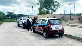 ¿Retenido contra su voluntad? Detienen a tres durante revisión de taxi en Escárcega; un pasajero pedía auxilio