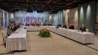 Rusia y Ucrania retoman negociaciones en Estambul con mediación de Turquía y presión de EU para lograr un alto al fuego