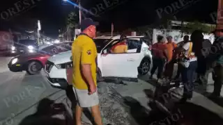 Hombre atropellado en la colonia Tecolutla, en Ciudad del Carmen; conductor se hace responsable y lo lleva al hospital