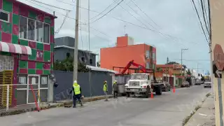 “La luz se va todo el día”: comerciantes de Ciudad del Carmen reclaman a CFE por cortes prolongados