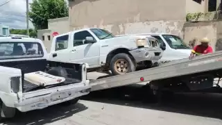 Continúa retiro de vehículos abandonados en vía pública en Chetumal