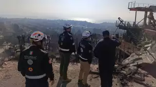 Brigadistas mexicanos intensifican labores de apoyo en incendios de Los Ángeles