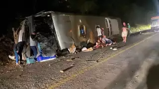 Accidente de autobús en Brasil deja 17 muertos y varios heridos en Pernambuco
