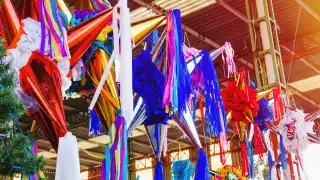  Tradición: Arranca temporada de piñatas navideñas   