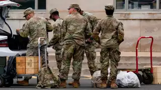 Trump busca ampliar control federal sobre la policía de Washington D.C. y advierte a ciudades demócratas