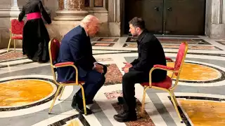 Trump y Zelenski se reúnen en Roma durante funeral del Papa Francisco: una cita calificada de “histórica”