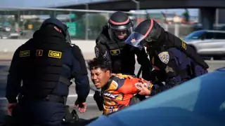 Redadas masivas de ICE en California dejan al menos 300 migrantes detenidos: denuncian violaciones a derechos humanos