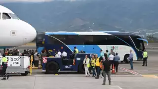 Cruces de migrantes en la frontera México-EU caen a su nivel más bajo en la historia, reporta Gobierno de Trump