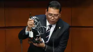 Néstor Camarillo deja al PRI y se suma a Movimiento Ciudadano en el Senado