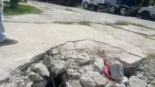 Socavón en el malecón “Carlos Sansores” pone en riesgo a peatones en Champotón