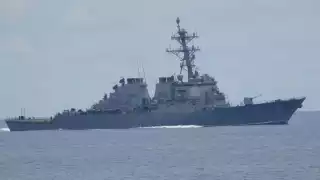 Trump despliega fuerzas en el Caribe contra cárteles; Sheinbaum rechaza uso de drones en México