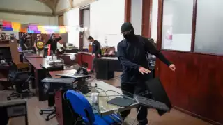 “Vamos a honrar su memoria con paz”: Viuda de Carlos Manzo pide no caer en violencia tras protestas en Uruapan y Apatzingán