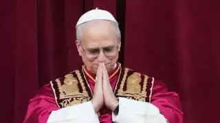 Papa León XIV hace historia: saluda en español a Perú y pide “puentes de paz” desde el Vaticano