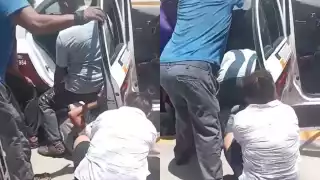 En Campeche, ancianita se resbala al abordar taxi y queda atrapada bajo el coche 