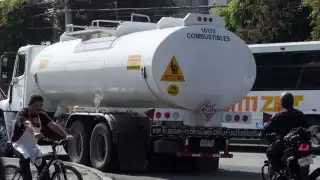 CDMX endurece regulación para transporte de hidrocarburos y sustancias peligrosas