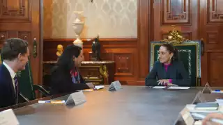 Claudia Sheinbaum destaca finanzas sanas en reunión con Fitch Ratings