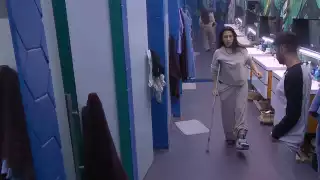 La Casa de los Famosos México: Dalílah Polanco regresa con muletas, este es su diagnóstico 