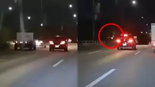 Auto cae de un puente del Periférico de Mérida tras presunta disputa con una camioneta