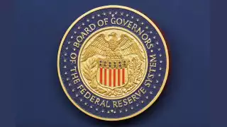 Reserva Federal mantiene tasas de interés y aplaza recortes hasta junio, según analistas