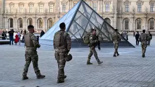 Robo millonario en el Louvre: arrestan a cinco más por el asalto a las joyas de la Corona; aún no aparece el botín