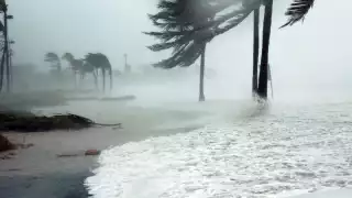 Huracán “Priscila” provoca el cierre a la navegación en los puertos de Los Cabos