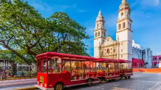 Símbolos de identidad: 1 de Octubre Campeche conmemora su Escudo e Himno