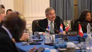 México llama al diálogo y a la no intervención en la OEA: Canciller De la Fuente