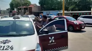 Sorprende a su esposa con un taxista y, cegado por celos, desata escándalo en Ciudad del Carmen