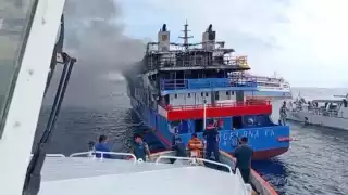 Tragedia en Indonesia: ferry con 568 personas se incendia en altamar; mueren tres pasajeros